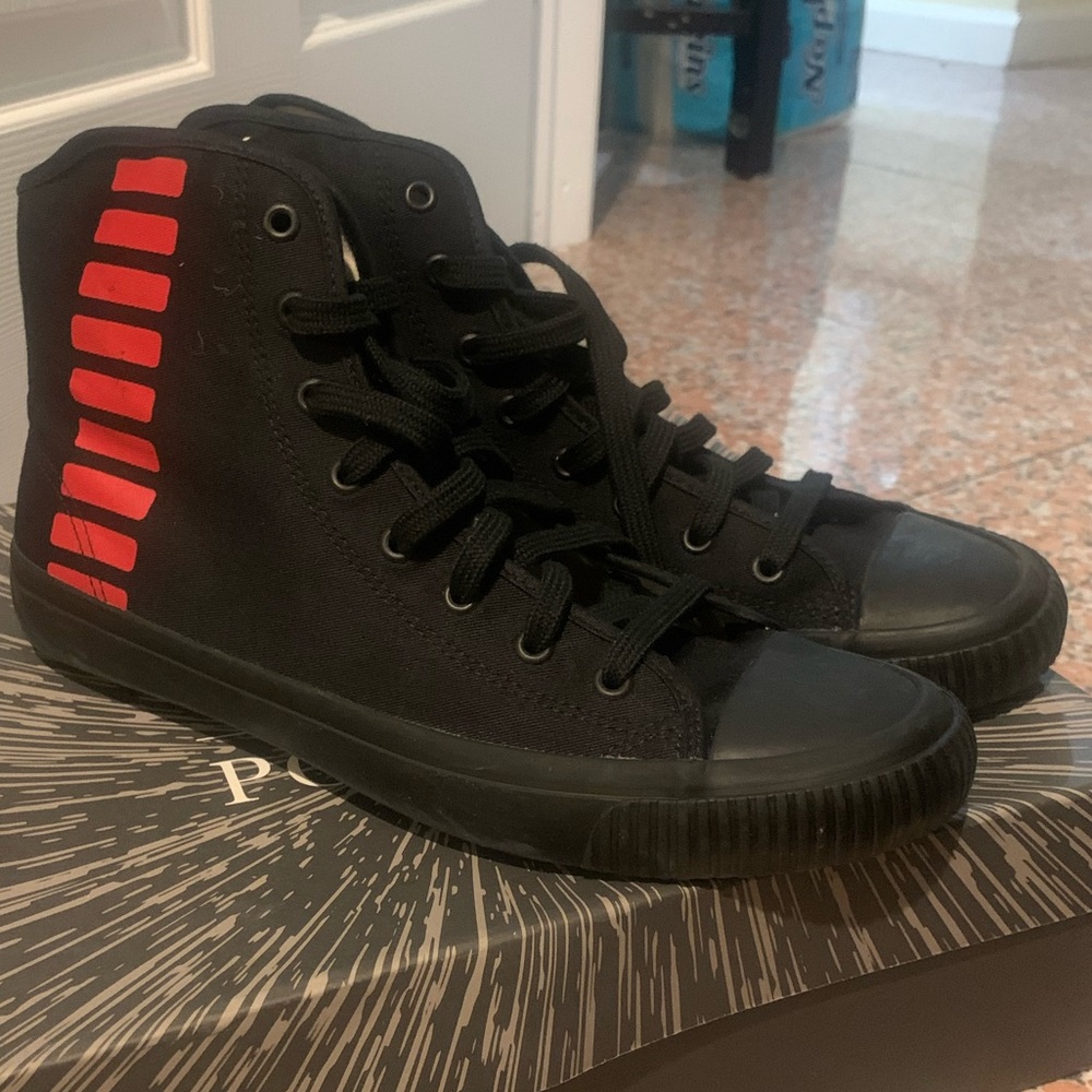 Pozu Limited Edition Star Wars Sneakers